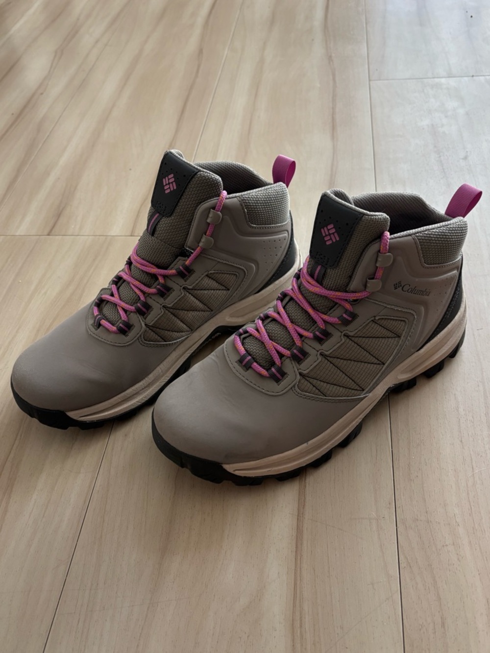Columbia Gray Hiking Boots with Pink Accents - Women’s 10US - Picture 2 of 5